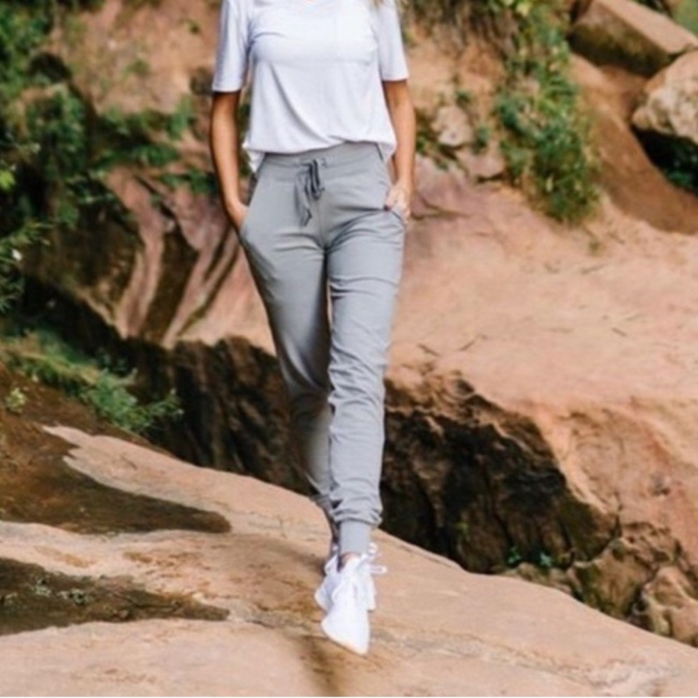 ZYIA Heathered Grey Ascend Joggers